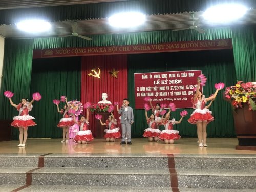 Ảnh cháu múa.jpg